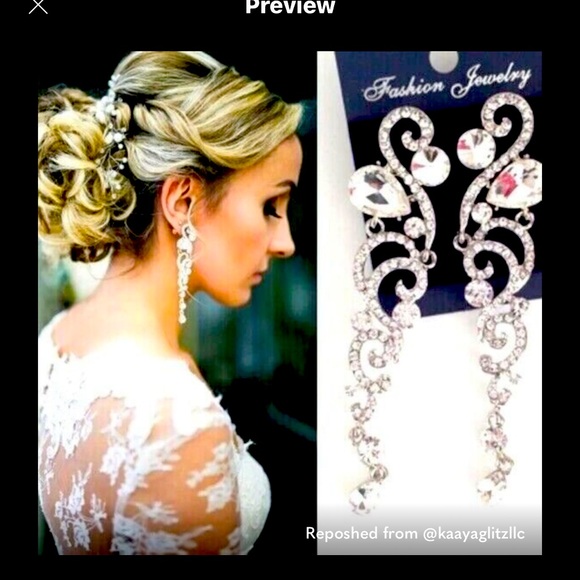 Brand new charming earrings, I have them in royal blue as well. - Picture 1 of 6